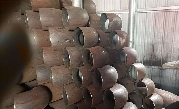 輸水防腐螺旋管廠家，鋼材場(chǎng)走水螺旋管，1620mm螺旋管，800-1000-1200mm鋼立柱