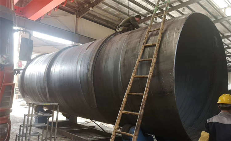 406mm螺旋焊管,920-6mm螺旋管,鋼材場鋼護筒廠家,鍍鋅槽鋼