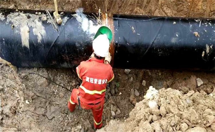 大型知名螺旋鋼管生產廠家，鋼材場走水螺旋管，1600螺旋管，1424mm螺旋管