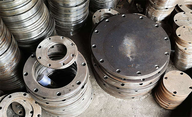 3420 724mm螺旋鋼管，清遠711mm螺旋焊管，dn1000mm螺旋鋼管，鋼材場打樁螺旋鋼管